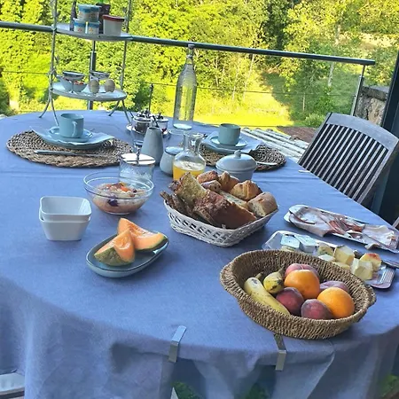 Bed & Breakfast A L'oree Des Volcans *