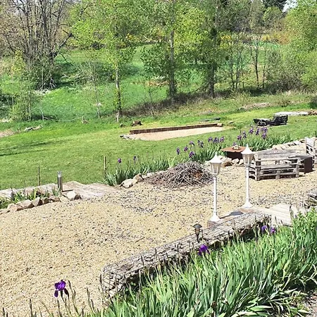 A L'oree Des Volcans 3*