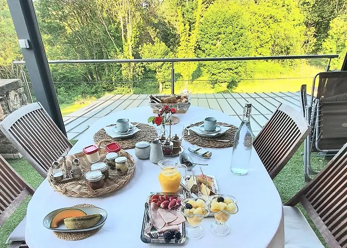 A L'oree Des Volcans Bed & Breakfast 3*